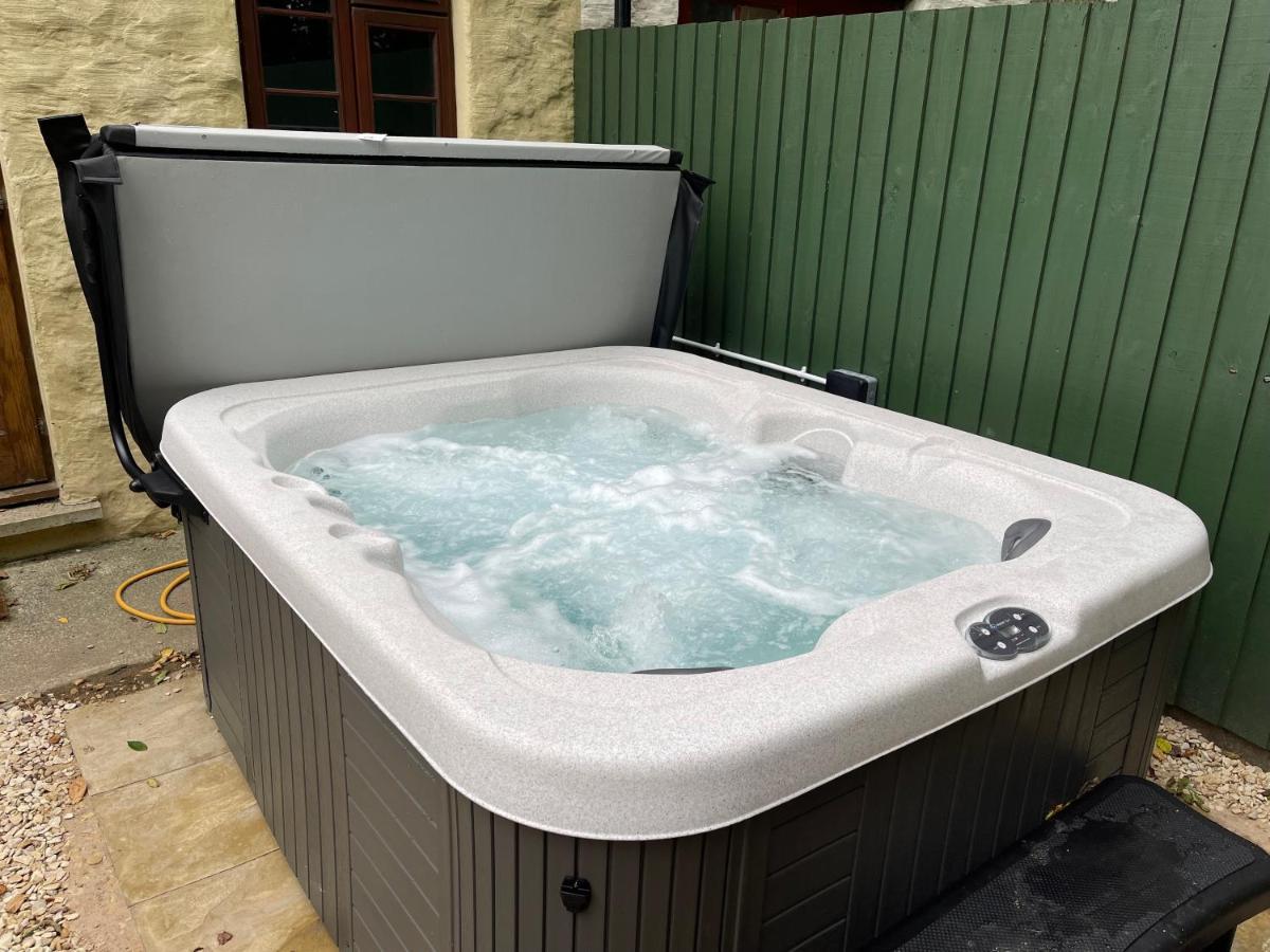 Cottage With Hot Tub In Pembrokeshire Haverfordwest Ngoại thất bức ảnh