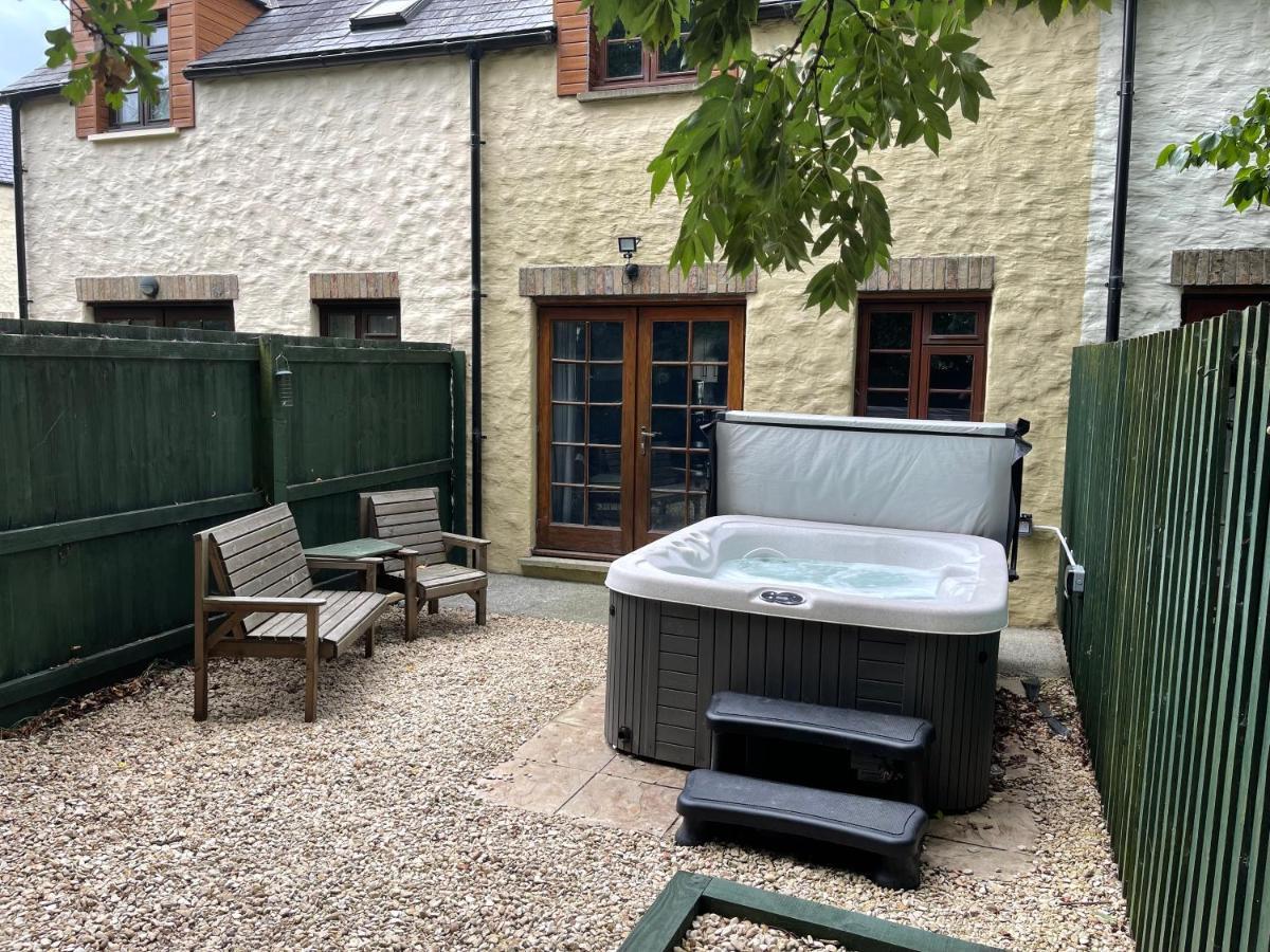 Cottage With Hot Tub In Pembrokeshire Haverfordwest Ngoại thất bức ảnh